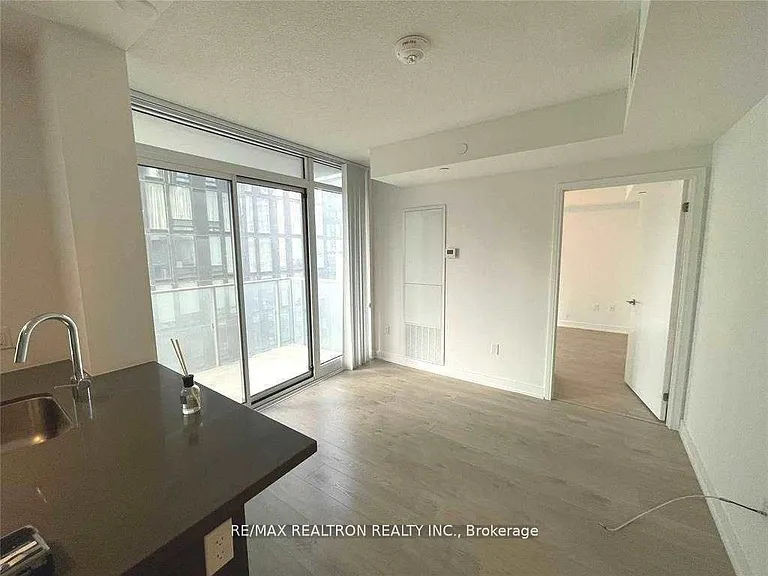 50 Wellesley St E #1111 — Photo 5