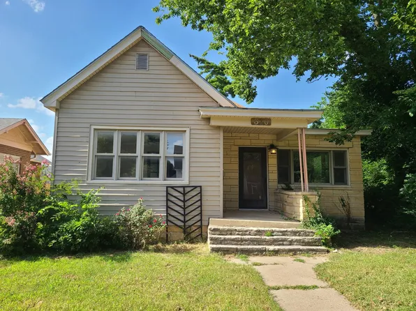 310 E 11th Ave, Winfield, KS 67156