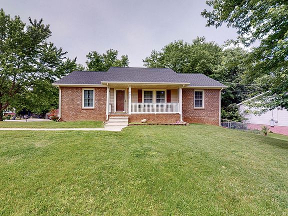3rd image of 401 Boscobel Ct