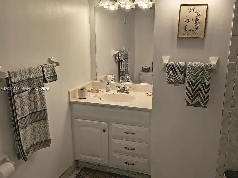 3105 Oakland Shores Dr #J207 — Photo 1