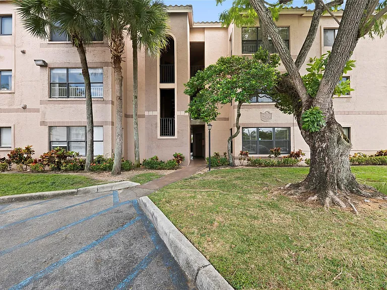2906 S University Dr #10204 — Photo 3