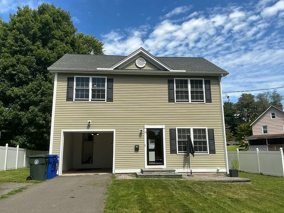 38 Glastonbury Ave