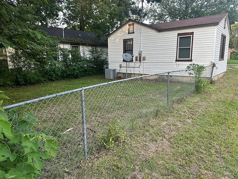 224 E Velma Ave — Photo 13