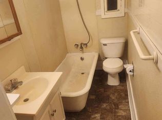 900 Rhomberg Ave APT 2, Dubuque, IA 52001