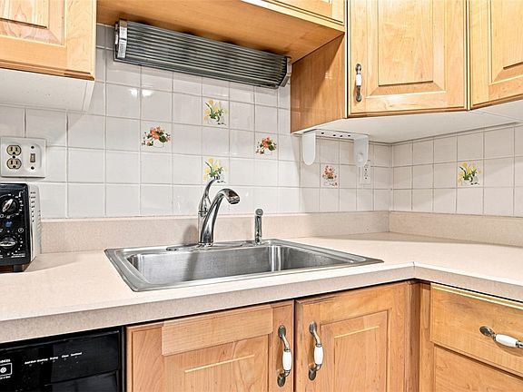 5th image of 1500 Cochran Rd APT 409
