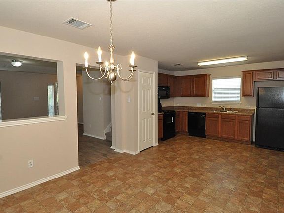 5th image of 1606 Big Thicket Dr