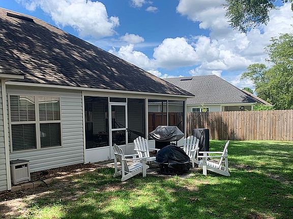 2nd image of 4047 Taylor Way