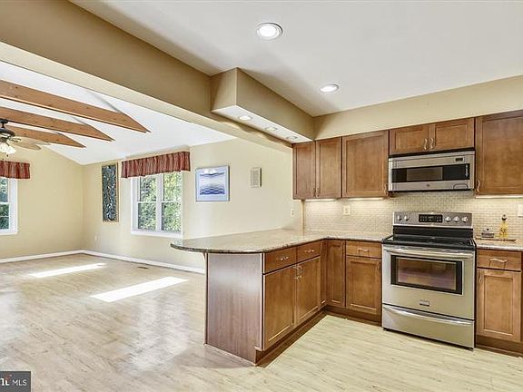 2nd image of 17820 Vinyard Ln