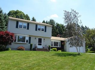 39 Strawberry Ln, Manchester, CT 06040