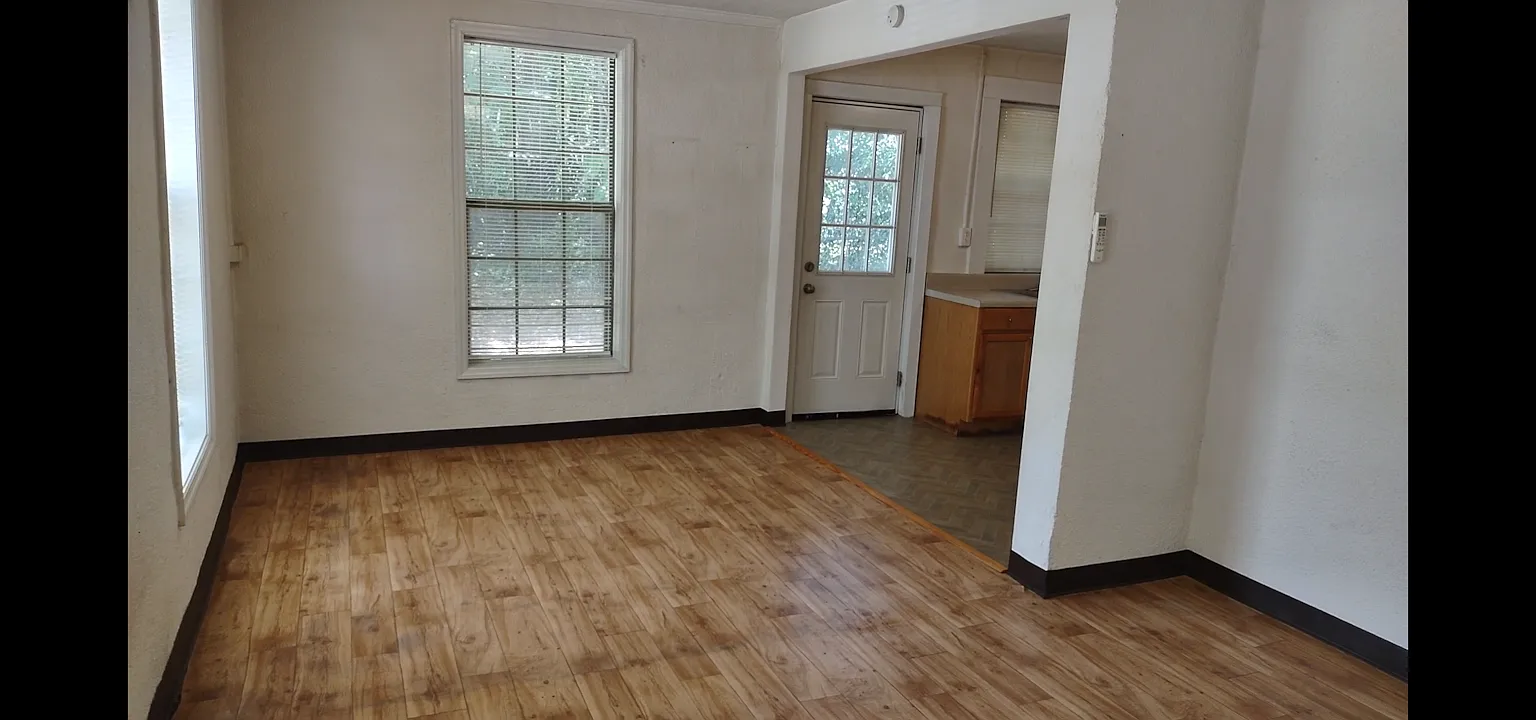 609 East 7th Street, Unit B — Photo 2