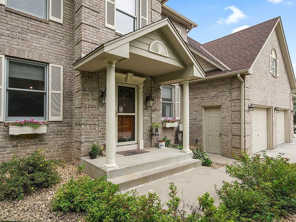 1st image of 2030 Woodcrest Dr
