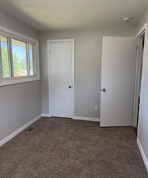 2nd view of SE bedroom