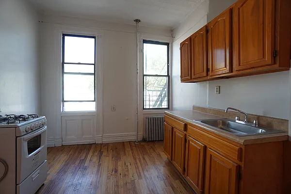 Rented by Rennit Inc. | media 7