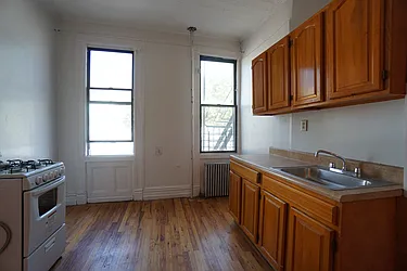 Rented by Rennit Inc.