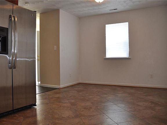 5th image of 3834 Augustine Cir