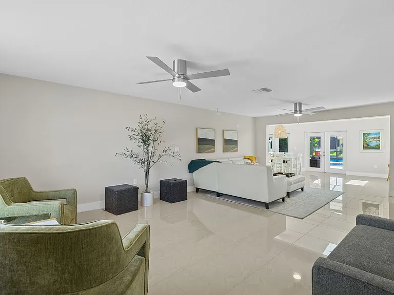 482 Tradewinds Ave — Photo 6