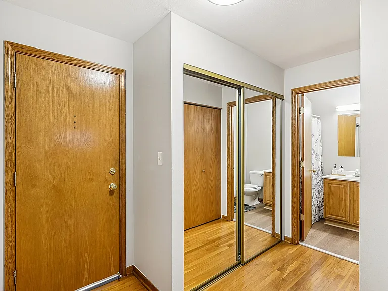 14-web-or-mls-Kennedy Dr-S0611-014