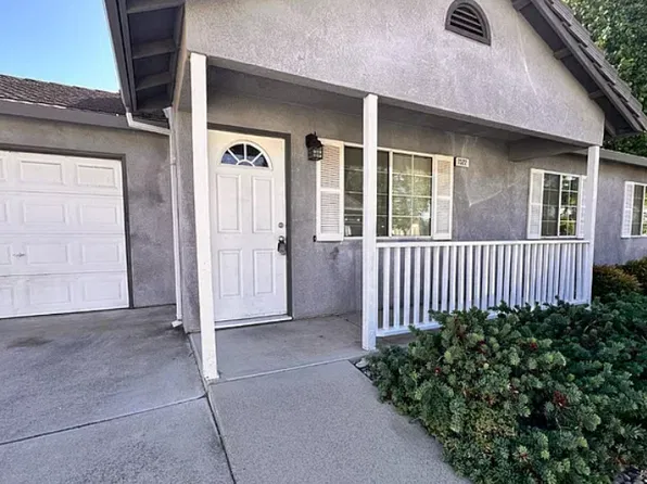 1522 E G St, Oakdale, CA 95361