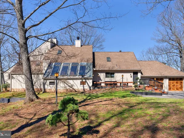 2206 Indian Hollow Rd, Winchester, VA 22603