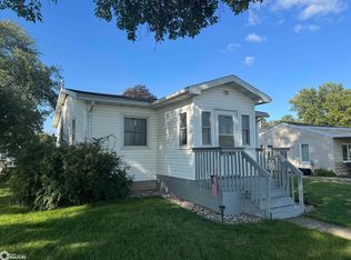 200 15th Ave S, Clear Lake, IA 50428
