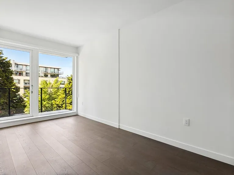 5168 Cambie St #312 — Photo 8