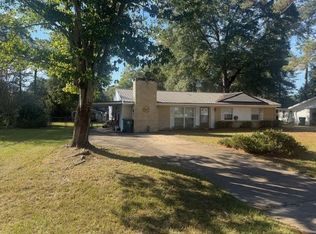 240 Scenic Dr, Eufaula, AL 36027