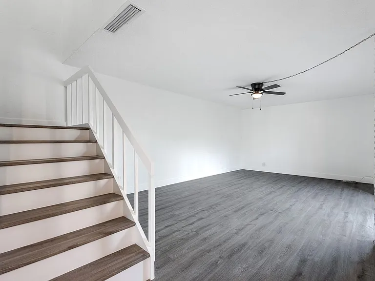 471 Kirk Rd #D — Photo 17