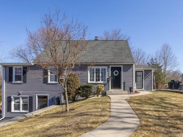 32 Fairview Street, Watertown, CT 06779