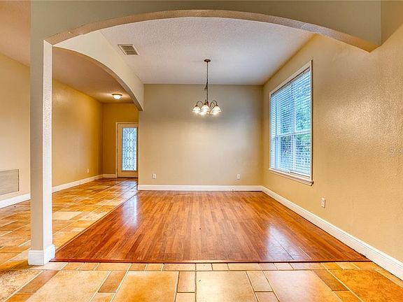 3rd image of 1184 N Floral Way