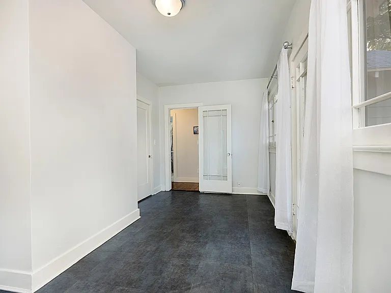 1652 Paloma St — Photo 8