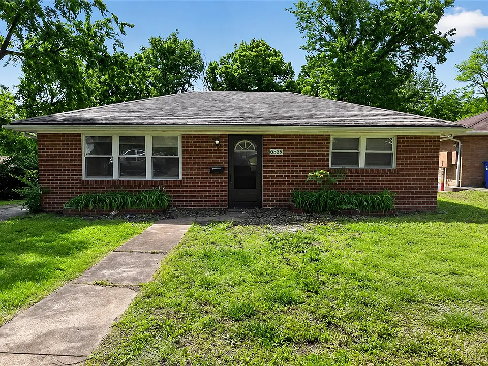 6839 Chamberlain Ct