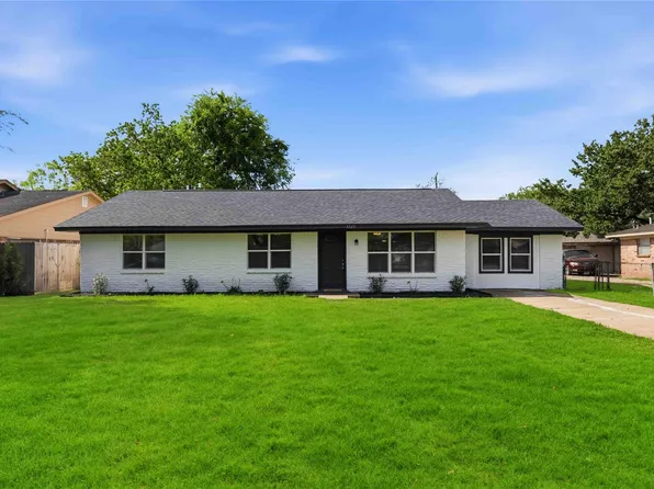 9723 Oldcrest Dr, Stafford, TX 77477