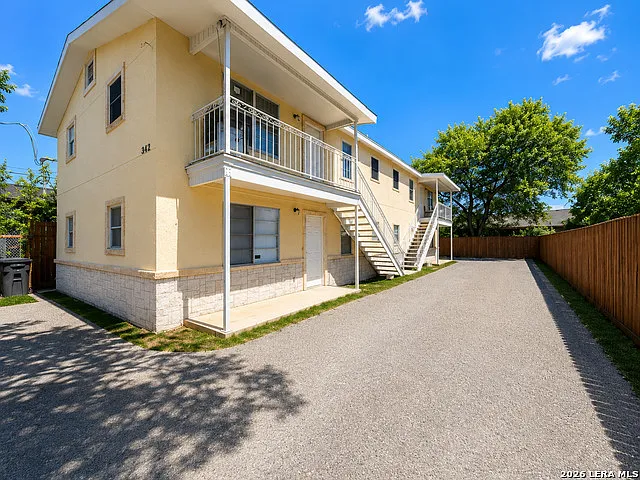 2 bed, 1.0 bath, 768 sqft, $950 — Photo 1