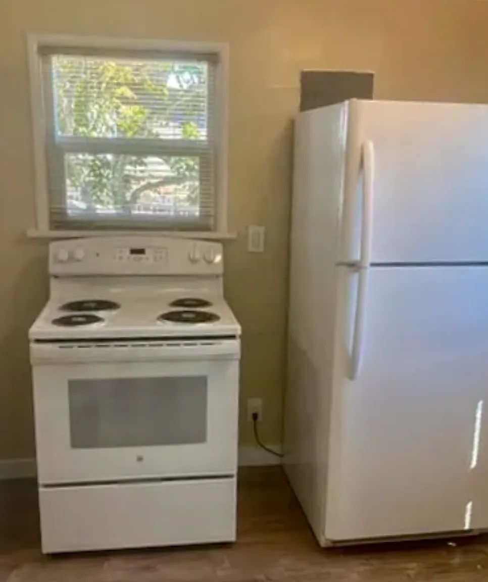 2 bed, 820 sqft, $3,150 — Photo 3