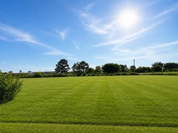 13203 Walker St, Santa Fe, TX 77510