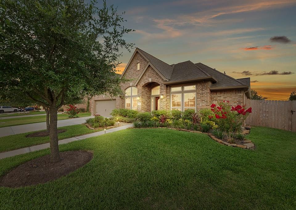 1st image of 2827 Moss Lake Ln