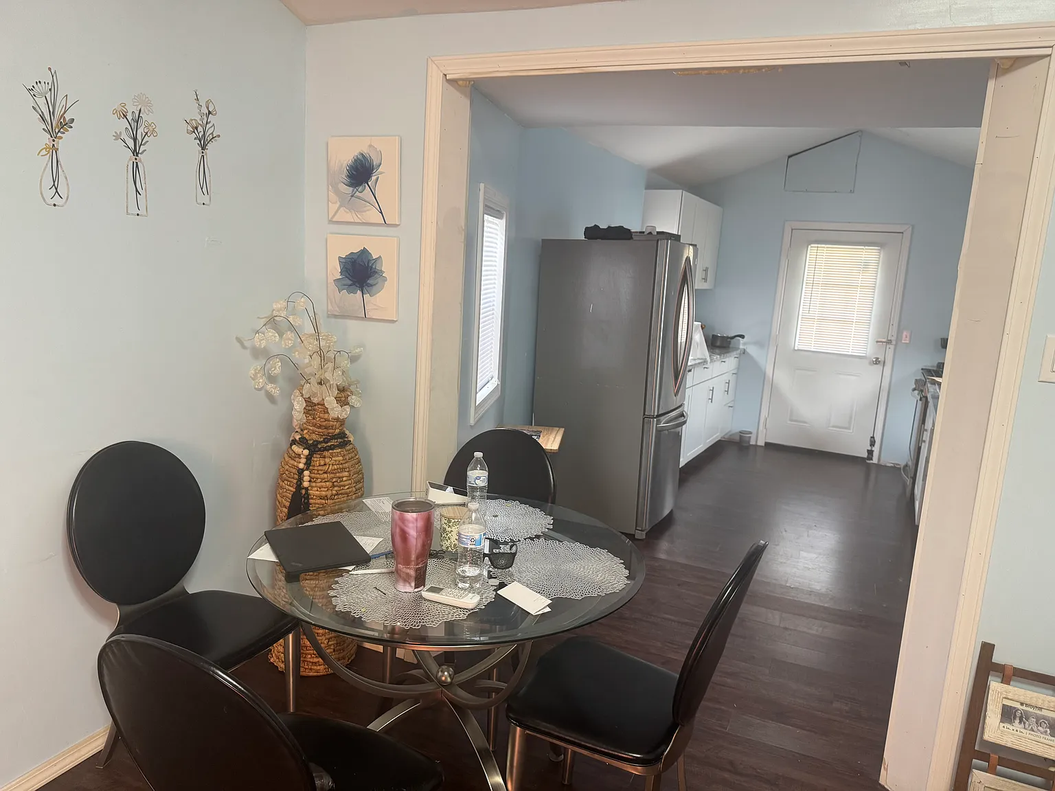 3 bed, 1100 sqft, $1,200 — Photo 4