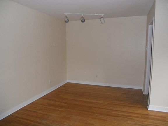 3rd image of 277 Linwood Ave APT 6A