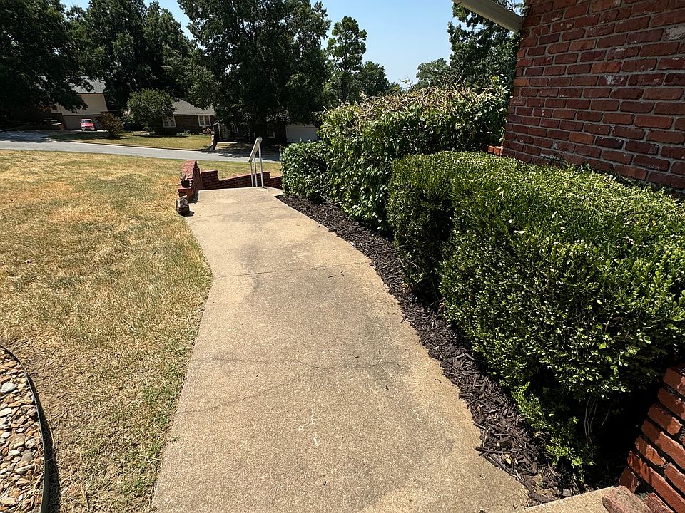 1st image of 110 E Norman Pl