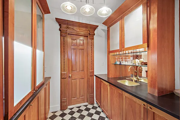 Rented by APT212 INC | media 19