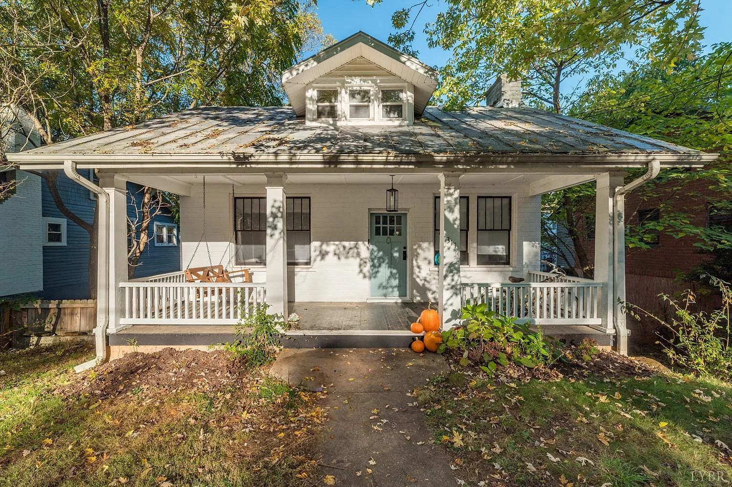 311 Arlington St photo 1