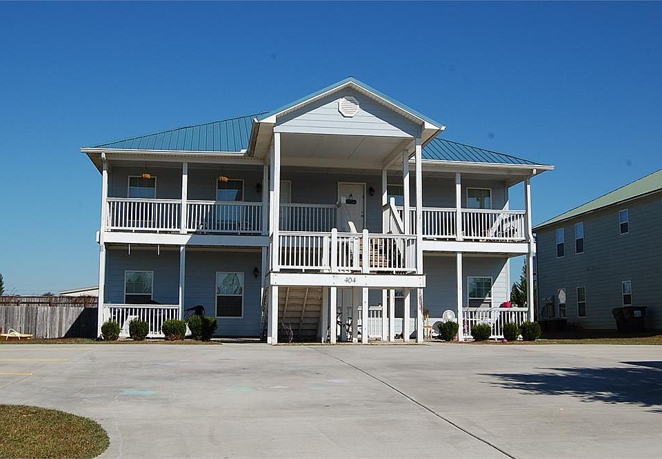1st image of 404 Club Villa Ct