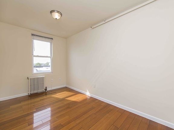 5th image of 2121 35th St #3