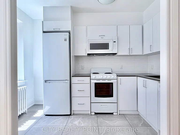 398 Avenue Rd #423 — Photo 5
