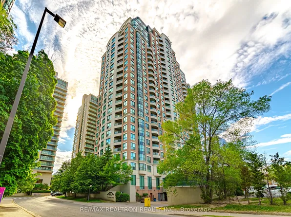 7 Lorraine Dr #7-LRG, Toronto, ON M2N 7H2