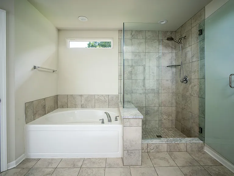 2825 Dillon Dr — Photo 8