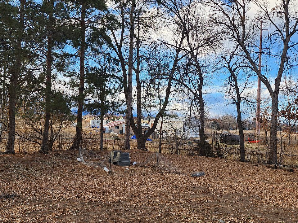2nd image of 4579 NE County Line Rd #B