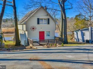 24 Holloway Rd, Glen Burnie, MD 21060