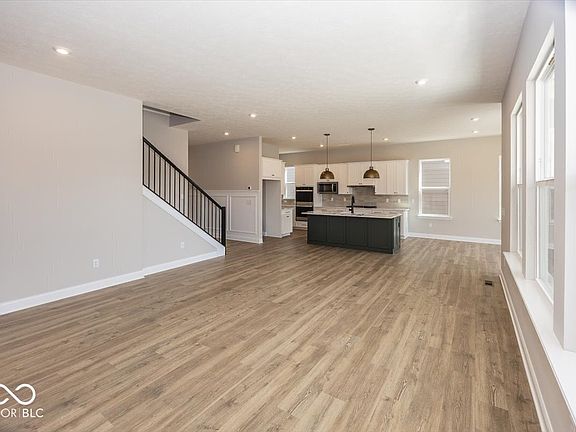 7th image of this home