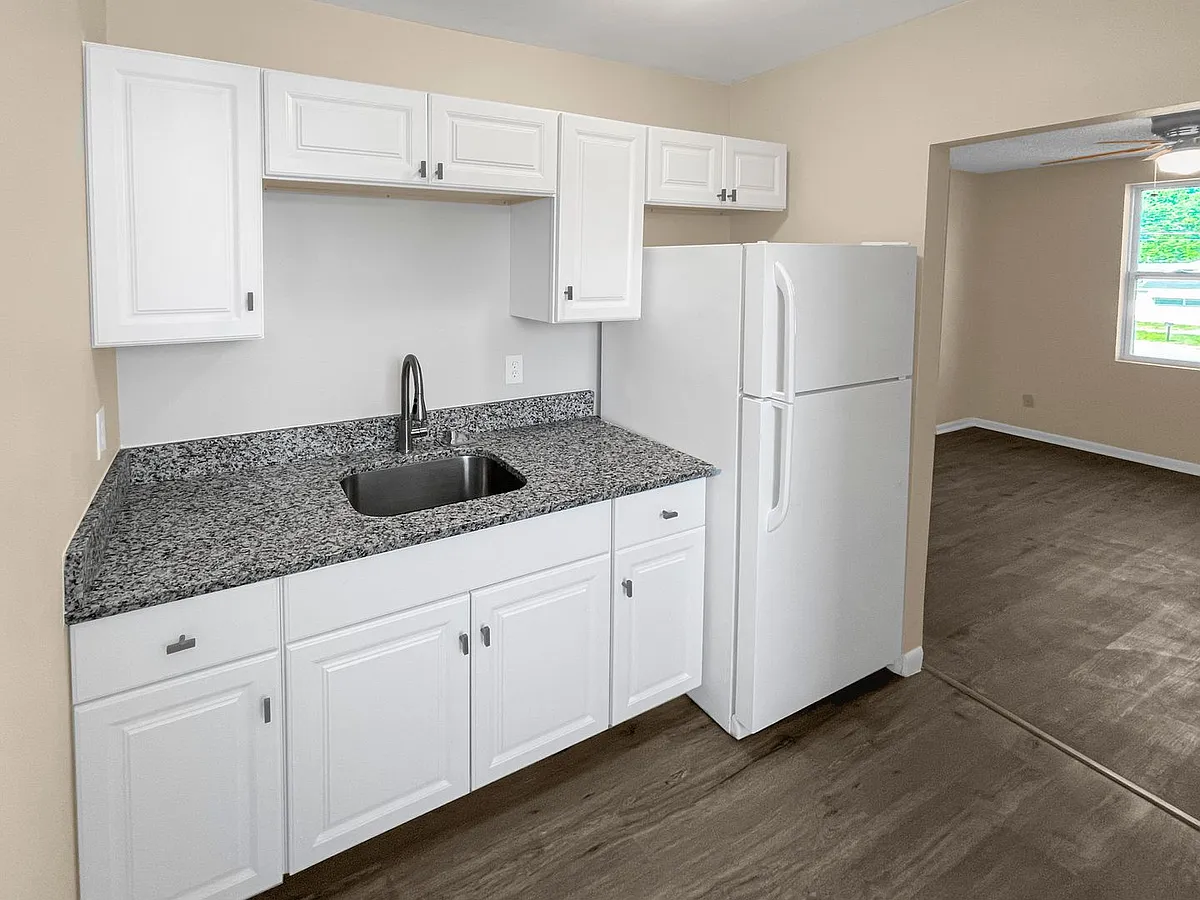 Building Photo - 321 W Ianthe St #10